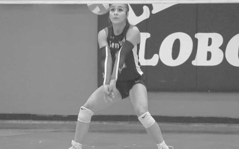DIG - Levelland Loboette Saydi Mendez played good defense against the Snyder Lady Tigers this past Tuesday night at home during Senior Night. (Staff photo by Aalijah Soliz)
