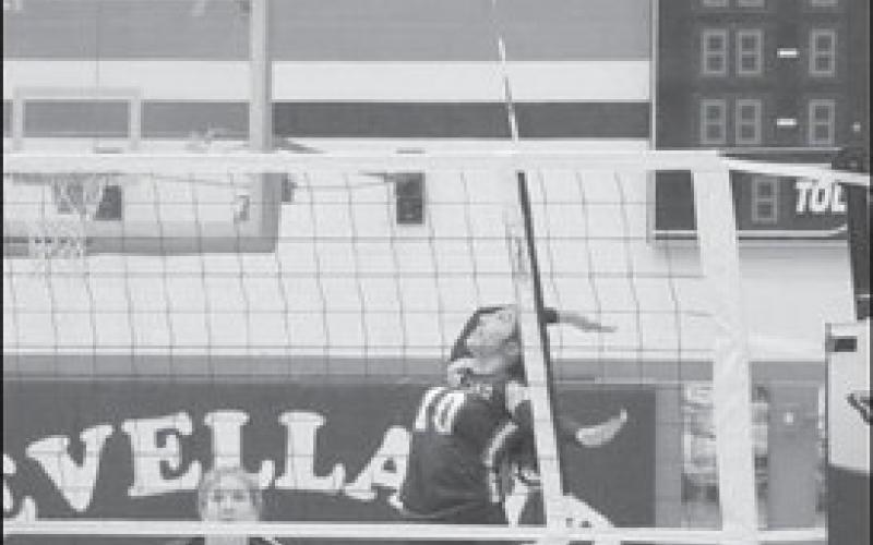 SPIKE - Levelland Loboette Mia Morin sent a shot across the net against the Lady Cubs during their contest last Tuesday. (Staff photo by Aalijah Soliz)