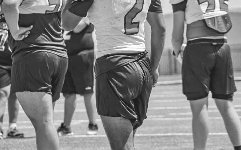 DEFENSE - Levelland Lobo Noah Tienda got ready for the next play during team drills this past Thursday at the Lobo Stadium. (Staff photo by Aalijah Soliz)