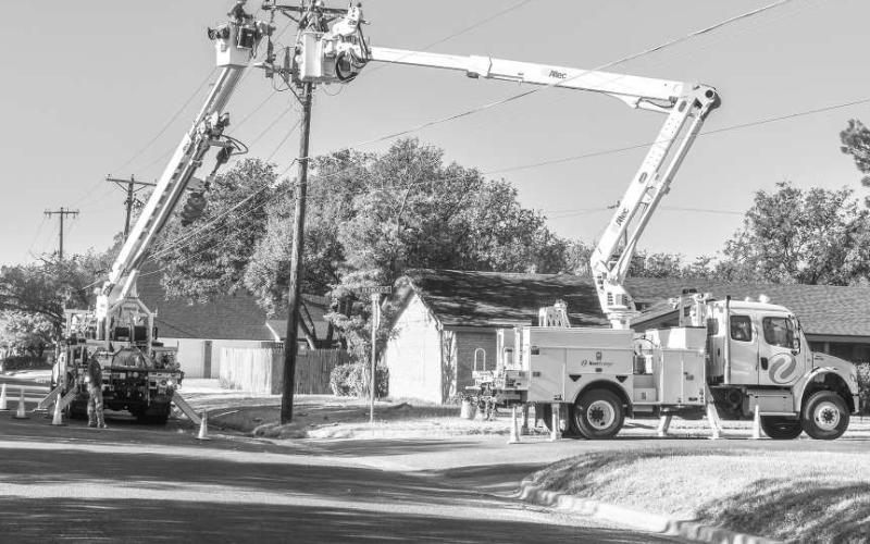 POWER LINE WORK - On Thursday morning, Xcel Energy had a crew working along College Avenue and Redwood Lane addressing a capacity bank replacement due to the high heat the region has been experiencing. The replacement is considered preventative maintenance to help ensure the power remains stable for the community as high temperatures are expected to continue. (Photo courtesy of Emily Campos)
