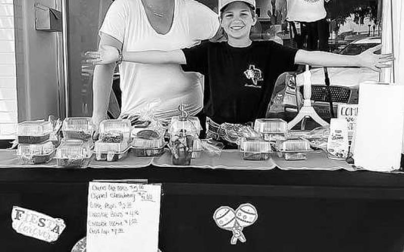 SHOP THE SQUARE - The Levelland MainStreet Program held their First Saturday Shop the Square Event on the downtown square. Business located on the square participated in the event along with food truck options and tastings for shoppers. (Photo Courtesy of Levelland MainStreet)