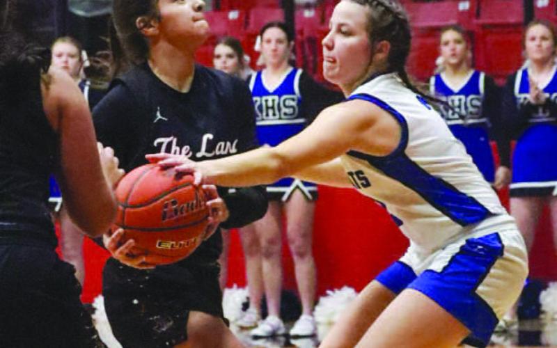 Lobos take tiebreaker win over Sweetwater