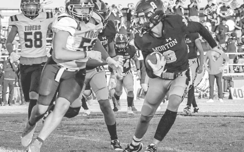 QUICK CUT - Morton Indian Jaeden Alvarado cut to the outside to get around the Slaton defense this past Friday during the team’s homecoming game. (Staff photo by Aalijah Soliz)
