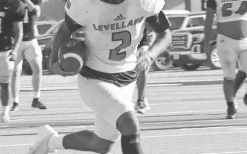 TOUCHDOWN - Levelland Lobo Noah Tienda outran the cornerback this past Thursday for the easy touchdown catch against the Big Spring Steers. (Staff photo by Aalijah Soliz)