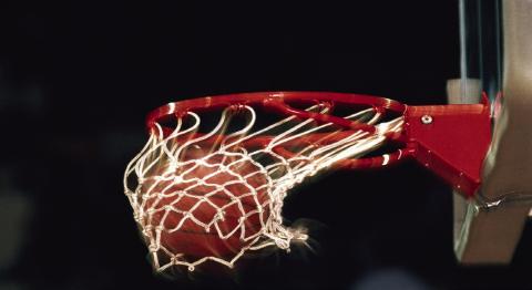Texans fall in first round of National Tournament