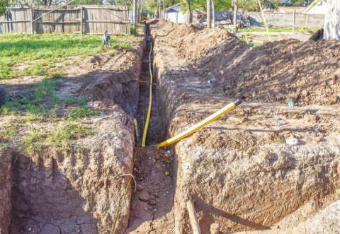 GROUND WORK - Atmos crews have been working on gas lines throughout the week in the 300 block of 9th Street. Atmos has continued to work on updating ageing lines throughout the City of Levelland and other area towns. (Staff photo by Emily Campos)