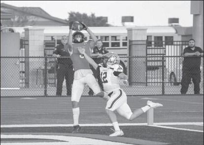 GREAT CATCH - Levelland athlete Gage Potter made the athletic catch into the endzone for the Lobos during the teams homecoming win last Friday against Lubbock High. (Staff photo by Dom Puente)