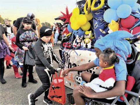 HAPPY HALLOWEEN - The Levelland Breakfast Lion Club and Levelland Mainstreet hosted a Trunk or Treat at the South Plains College track parking space this past Friday. SPC had a wonderful turnout where kids were seen dressed up as skeletons, princess’s and Sonic the headgehog. It was a wonderful Halloween for the children as they stocked up on candy and memories. (Photo courtesy of SPC)