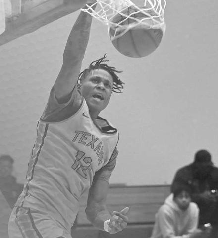 COLEMAN DUNK- The South Plains College men’s basketball team won its fifth straight contest, clipping Dallas College-North Lake 83-81 Last Saturday at the Texan Dome. Christian Coleman finished the game with 12 points, five rebounds, three assist and two steals. (Photo Courtesy of Jordan Irvine)