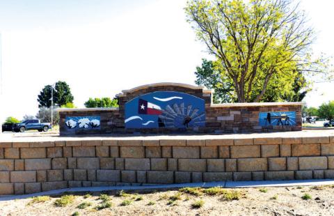 BEAUTIFUL MOSAIC MONUMENT - The Levelland Chamber of Commerce held a ribbon cutting on Tuesday to present the new GCAA Mosaic Mounument. It is located on the coner of Highway 385 and Clubview Drive. (Staff photo by Emily Campos)