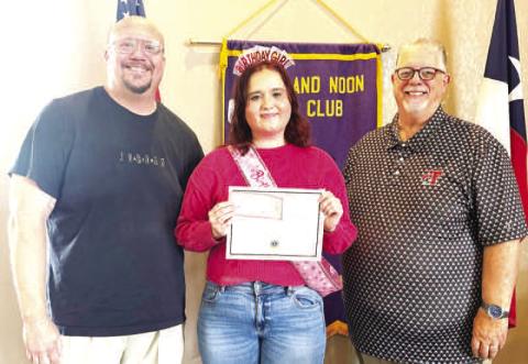 NOON LIONS CLUB SCHOLARSHIP -Whiteface 2026 graduate Aubrey Sonnenburg was recently presented a scholarship from the Levelland Noon Lions Club. (Levelland Noon Lions Club photo)