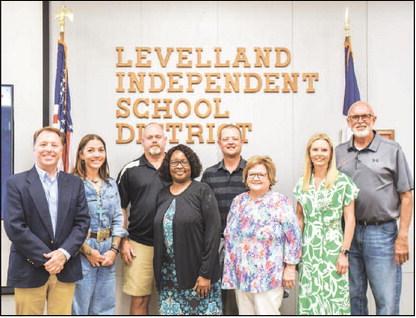 LISD Board welcomes incumbents, incoming member