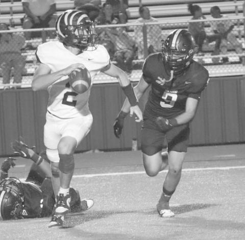 CAN’T RUN FOR LONG - Levelland Lobo Kysen Niblett was in pursuit of the Snyder quarterback this past Friday at home for their last non-district game. (Staff photo by Aalijah Soliz)