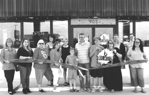 RIBBON CUTTING -The Chamber Of Commerce hosted a ribbon cutting to celebrate the grand opening of B Kreative that is located at 903 Collage Ave. Pictured from left to right Mary Sliders, Stephanie Rodriguez, Donna Wheeler, Crystal Issacks, Tammy Franklin, Barbra Pinner, Korbin Bradley, Shawn Bradley, Keaton Bradley, Dana Bradley, Catherine Kruger, Samantha Goldie and Janie Mireles. (Staff photo by Emily Campos)
