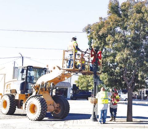 PUTTING UP LIGHTS