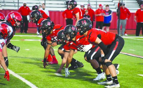 SCORELESS SECOND- The Lobos’ defense kept Borger off the second quarter and helped Levelland build a 14-7 halftime lead. Levelland defeated Borger 28-21 for their first district win. The Lobos are 1-2 in district play and will travel to Seminole Friday. Kick-off is set for 7 p.m. (Staff Photo by Dom Puente)