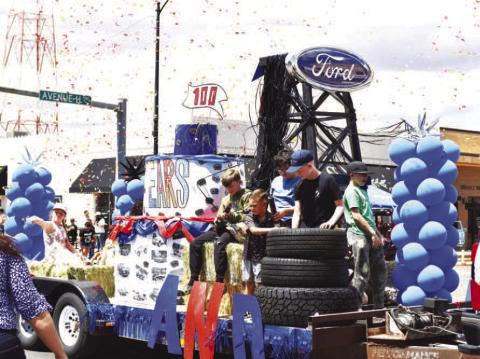 Smith Auto Family was the official parade sponsor for the parade at the Centennial Celebration this past Sunday. Residents enjoyed a day of fun with food, vendors and live entertainment. (Staff photo)