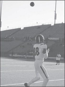 Lobos take down Chiefs, 32-13