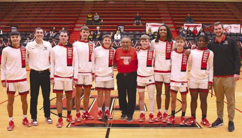 Lobos celebrate senior night Tues.
