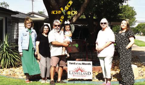 LEVELLAND CHAMBER OFCOMMERCEYARD OFTHE MONTH – Omar Garza – (left to right) Mary Siders, Gracie and Omar Garza, Oaklyn Amelia Grace, Donna Wheeler and Angie Covarrubias. (staff photo by Ada Niederhauser