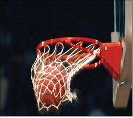 Bulldogs beat Amherst, 47-41, in postseason pursuit