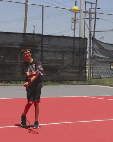 LHS tennis holds camp