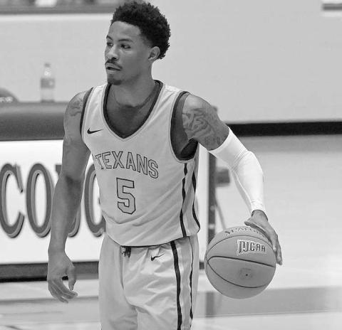 TEXANS- The SPC Texans earned two victories at the Collins County Classic over the weekend to move to 3-1. Pictured is guard Elijah Tate. (Photo Courtesy of Jordan Irvine)