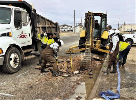 FIXING THE LEAK- City of Levelland utility crews were out in the challenging 36-degree weather repairing a water main leak this past Sunday. (City of Levelland photo)