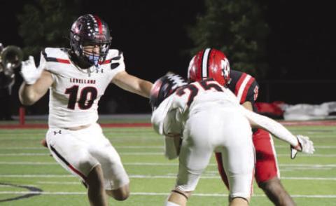 HIT STICK - Levelland defense stopped the Borger Bulldog to force a punt from the Bulldog offense. (Staff photo by Aalijah Soliz)