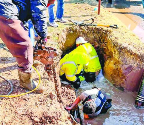 WEEKEND REPAIRS - Crews with the City of Levelland Water Department responded to a water leak Sunday around 11 a.m. The leak was located at 8th Street and Avenue A. A portion of the street was blocked off while the crews worked to address the issue. (Photo courtesy of City of Levelland)