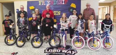 CAPITOL ELEMENTARY RIDE WITH ROTARY WINNERS --