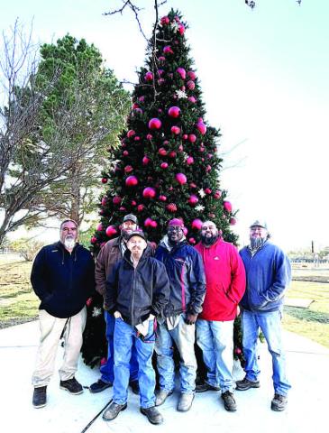OH CHRISTMAS TREE- The City of Levelland has a sleigh full of Christmas Elves who have been busy spreading Christmas Cheer. The city has the wreaths mounted along College Ave and the community Christmas Tree is located at City Hall, 1709 Ave. H. (City of Levelland photo)