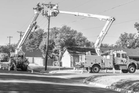 POWER LINE WORK - On Thursday morning, Xcel Energy had a crew working along College Avenue and Redwood Lane addressing a capacity bank replacement due to the high heat the region has been experiencing. The replacement is considered preventative maintenance to help ensure the power remains stable for the community as high temperatures are expected to continue. (Photo courtesy of Emily Campos)