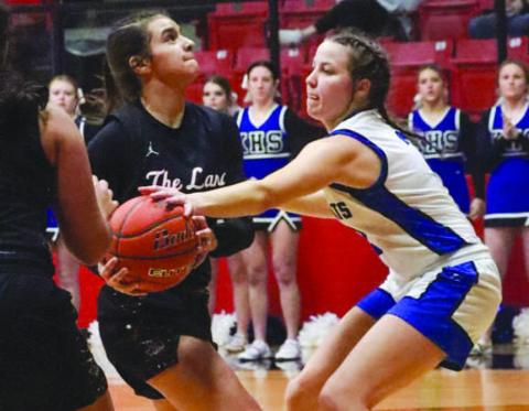 Lobos take tiebreaker win over Sweetwater